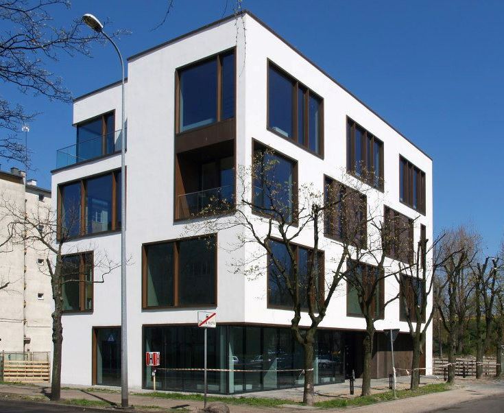 Budowa i wyposażenie budynku biurowego przy ulicy Chrzanowskiego w Gdyni